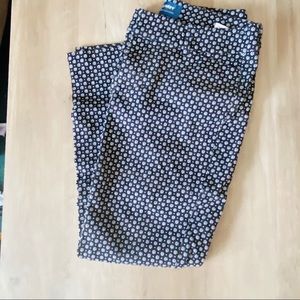old navy pixie mid rise pants! size 6